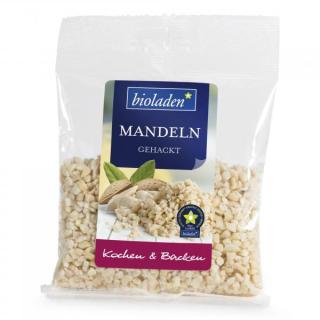 b*Mandeln blanchiert gehackt