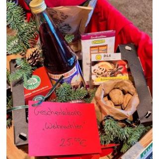 a Geschenkkorb Weihnachten